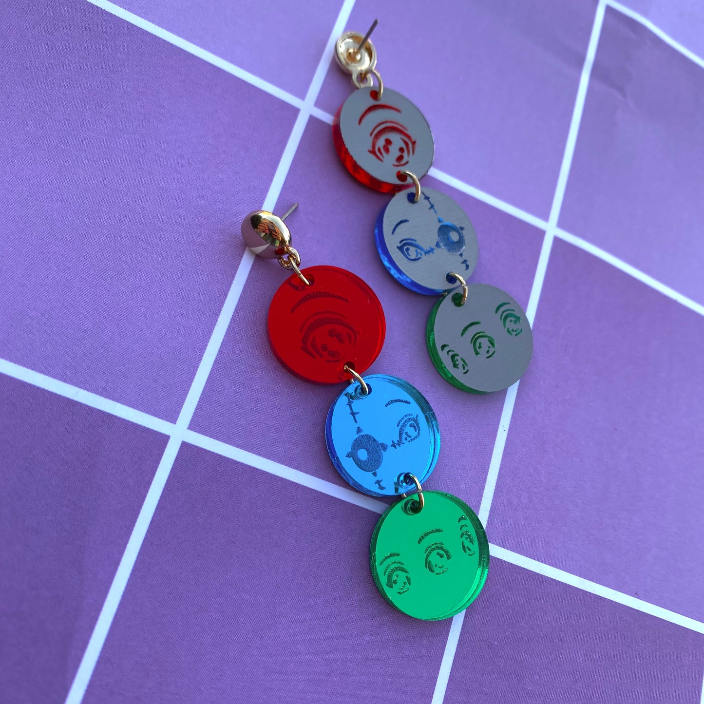 Ikigusare Mirror Eyes Acrylic Earrings