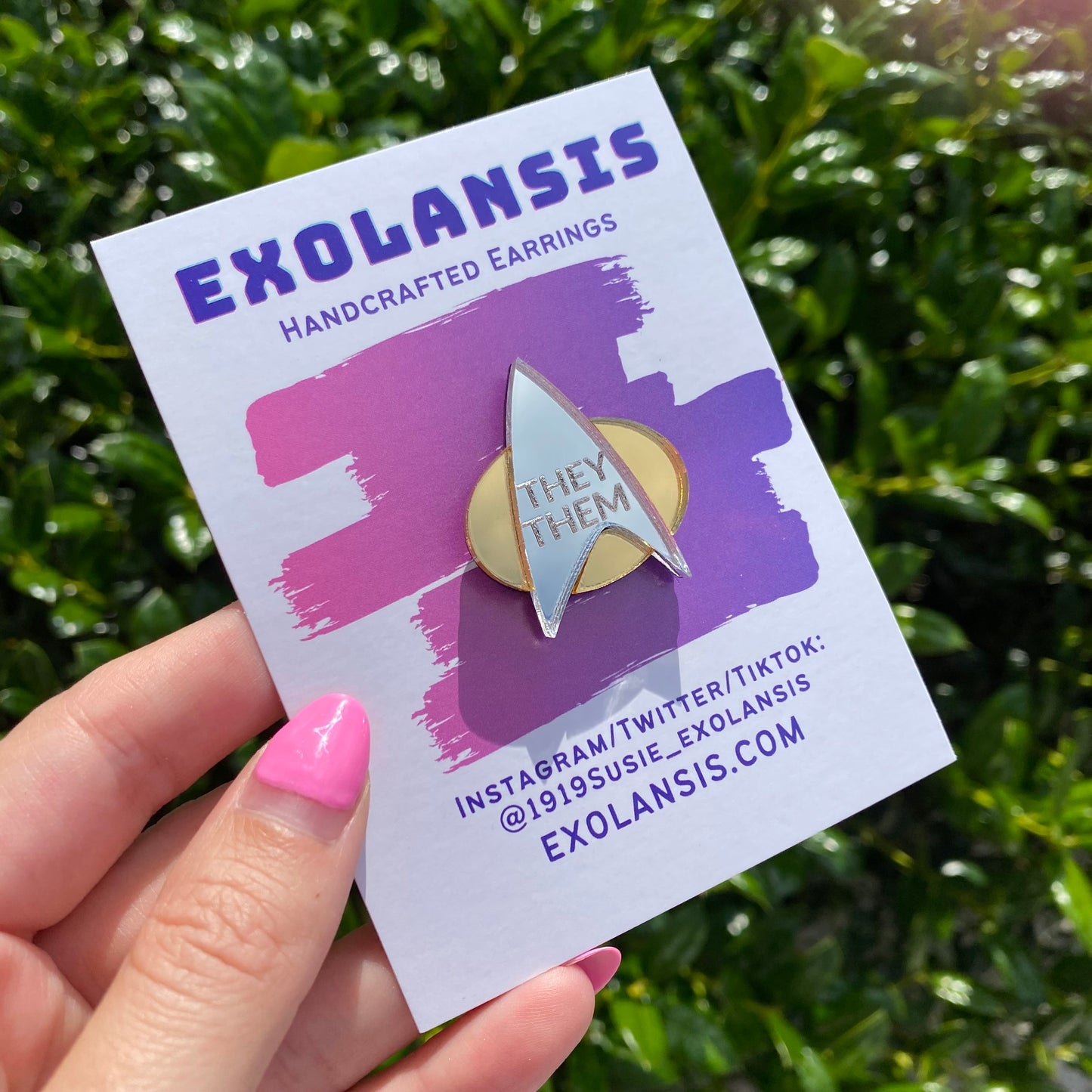 TNG Mirror Acrylic Pronoun Badge Pin