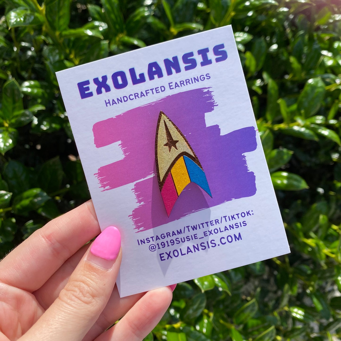 Delta Pride Wood Pins