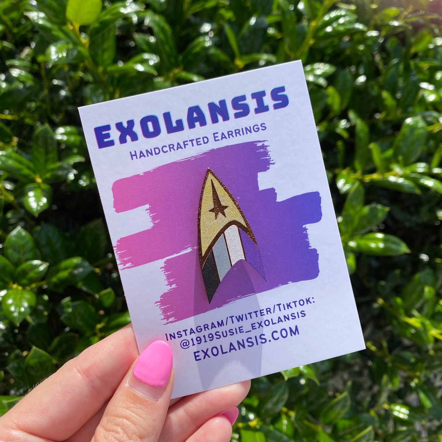 Delta Pride Wood Pins