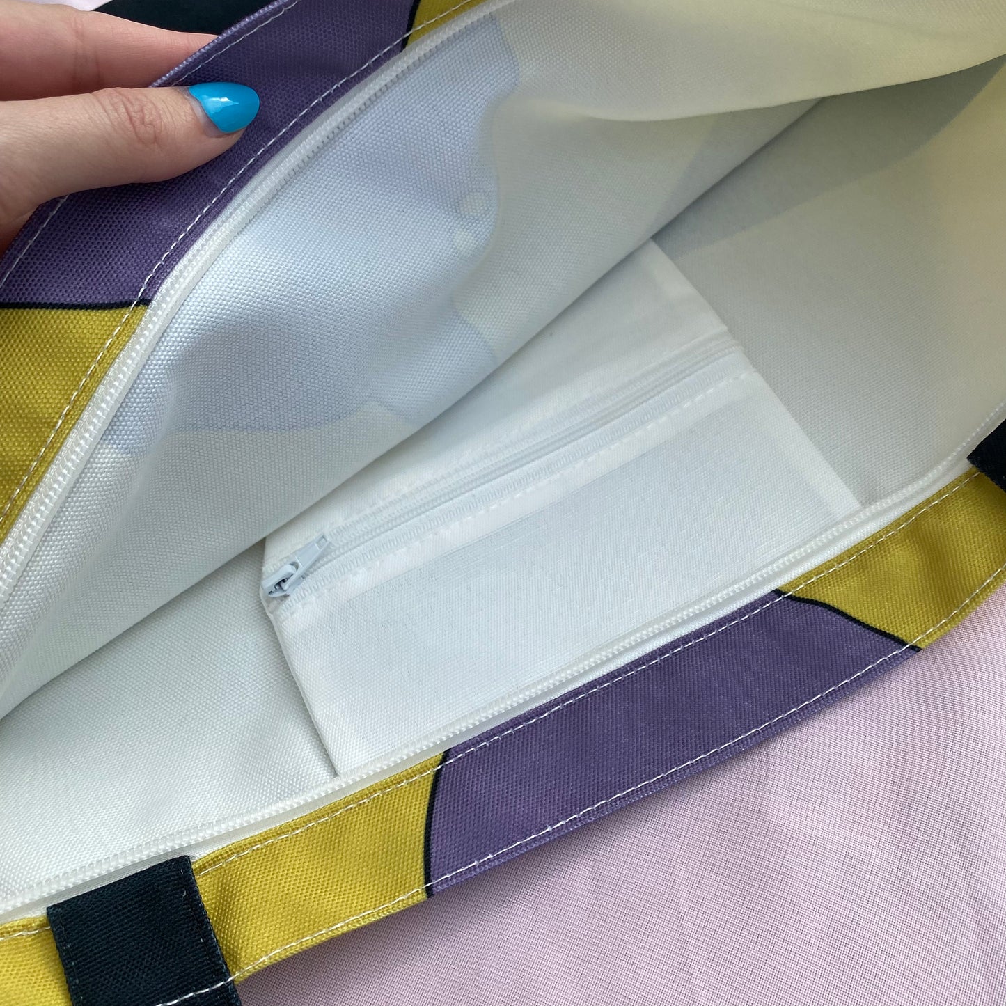 VOY Uniform Zipper Tote Bag