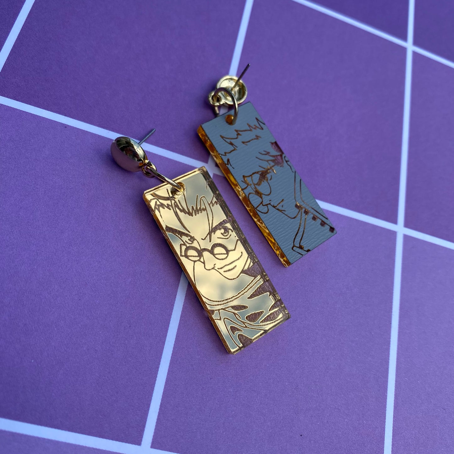TRIGUN Vash the Stampedes Golden Mirror Acrylic Earrings