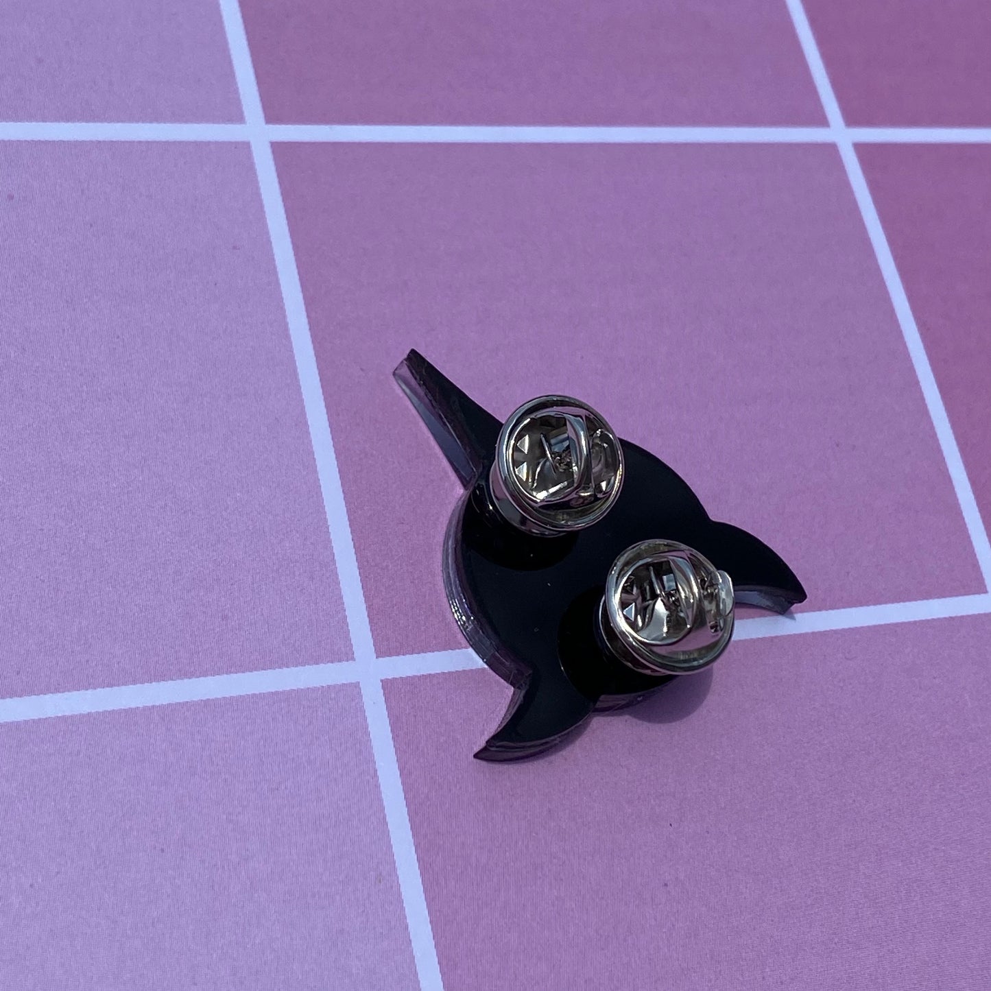 Klingon Mirrored Acrylic Pin