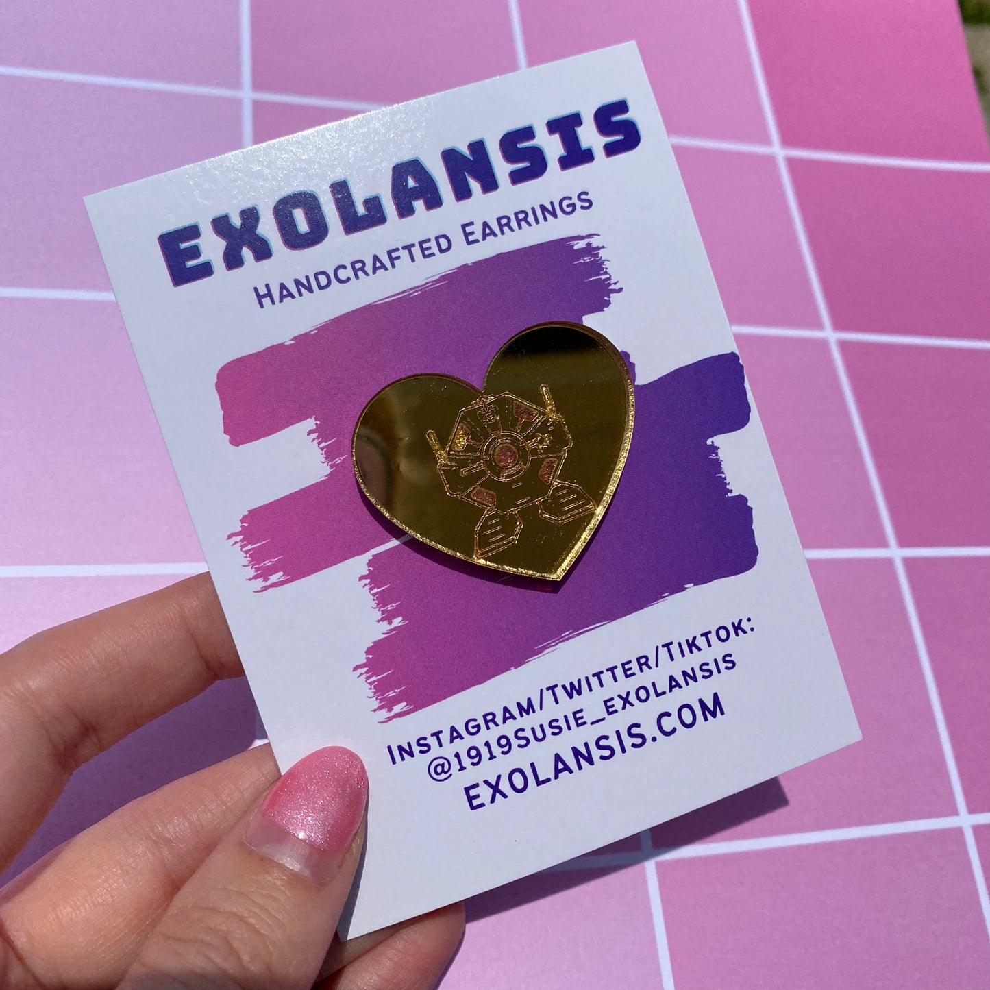 LD Peanut Hamper Gold Mirror Acrylic Pin