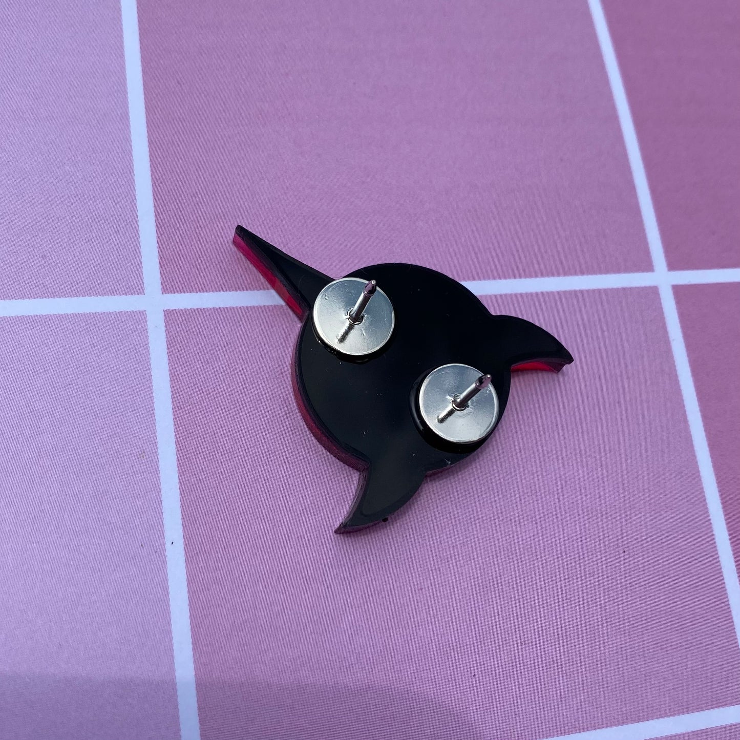 Klingon Mirrored Acrylic Pin