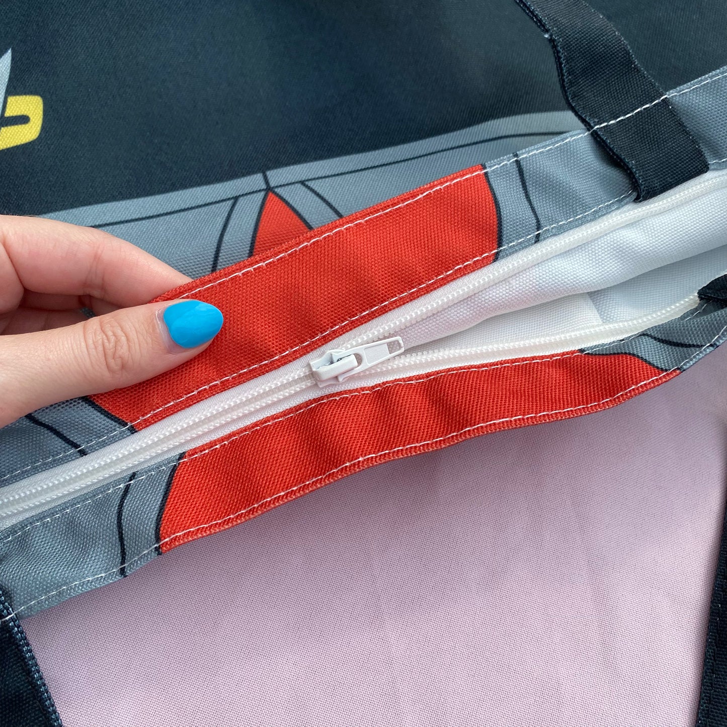 DS9 Uniform Zipper Tote Bag