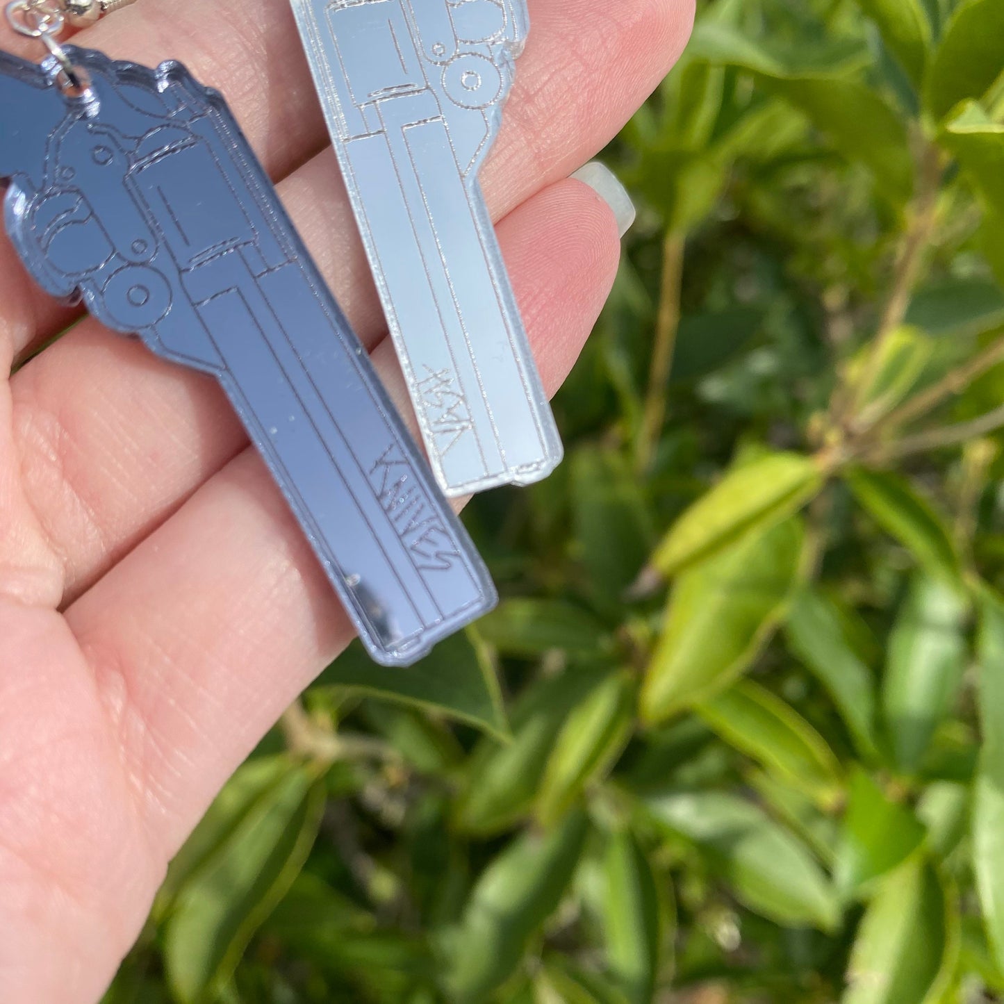 TRIGUN Vash the Stampede/Million Knives Guns Mirrored Earrings
