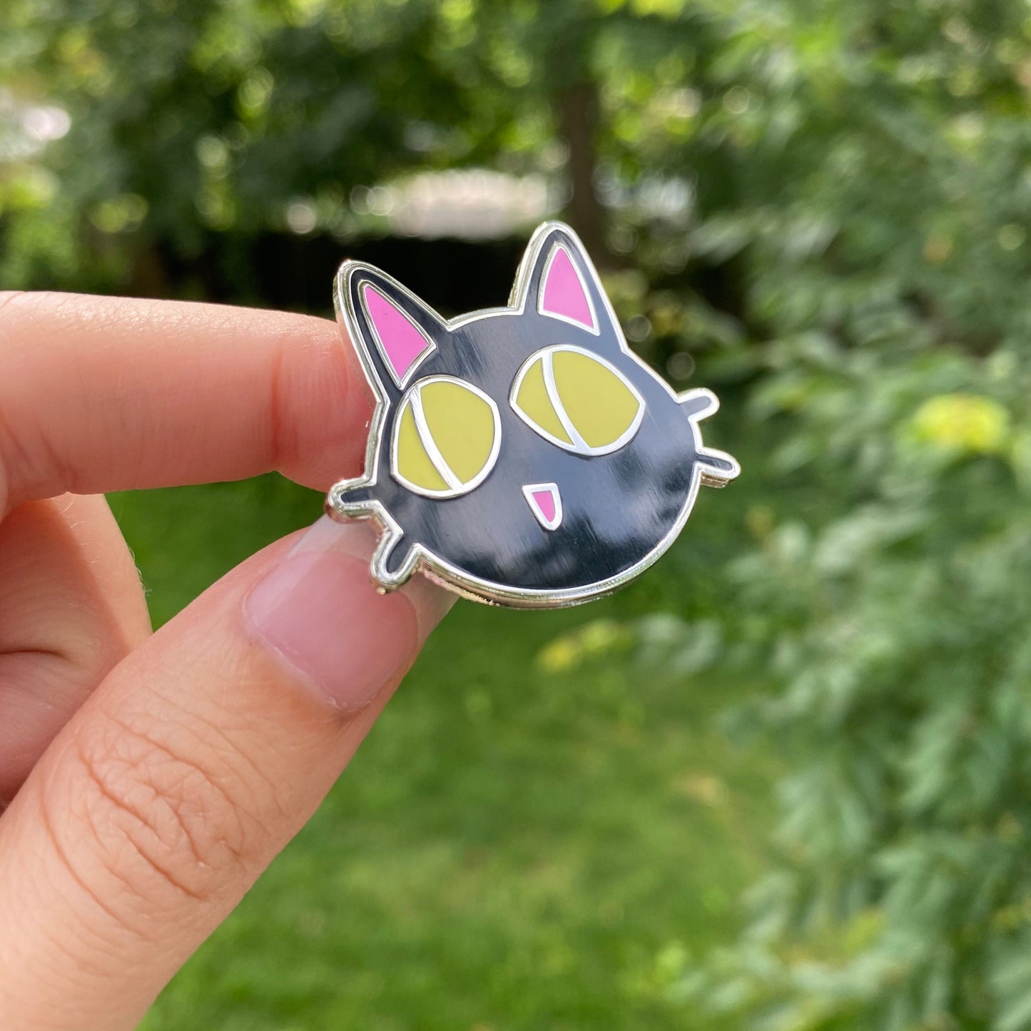 TRIGUN Kuroneko-sama Hard Enamel Pin