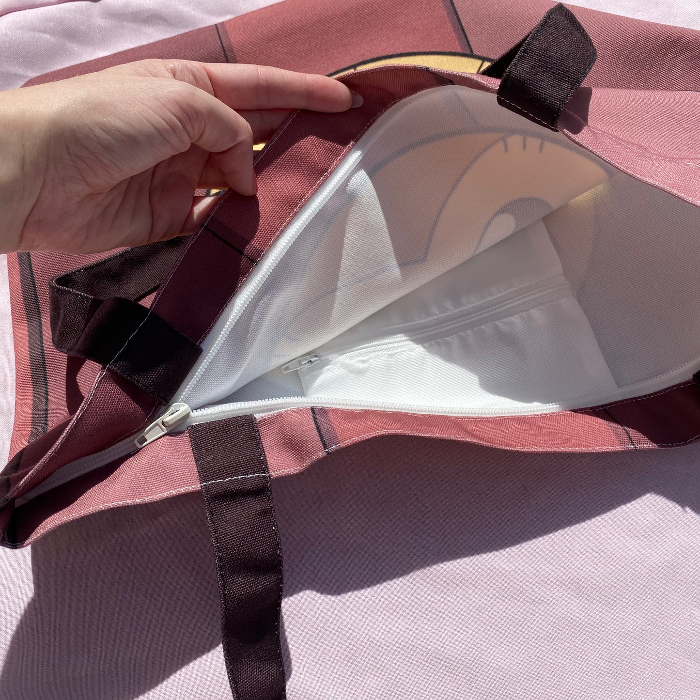 Screaming’ and Hootin’ Double sided Zipper Tote Bag