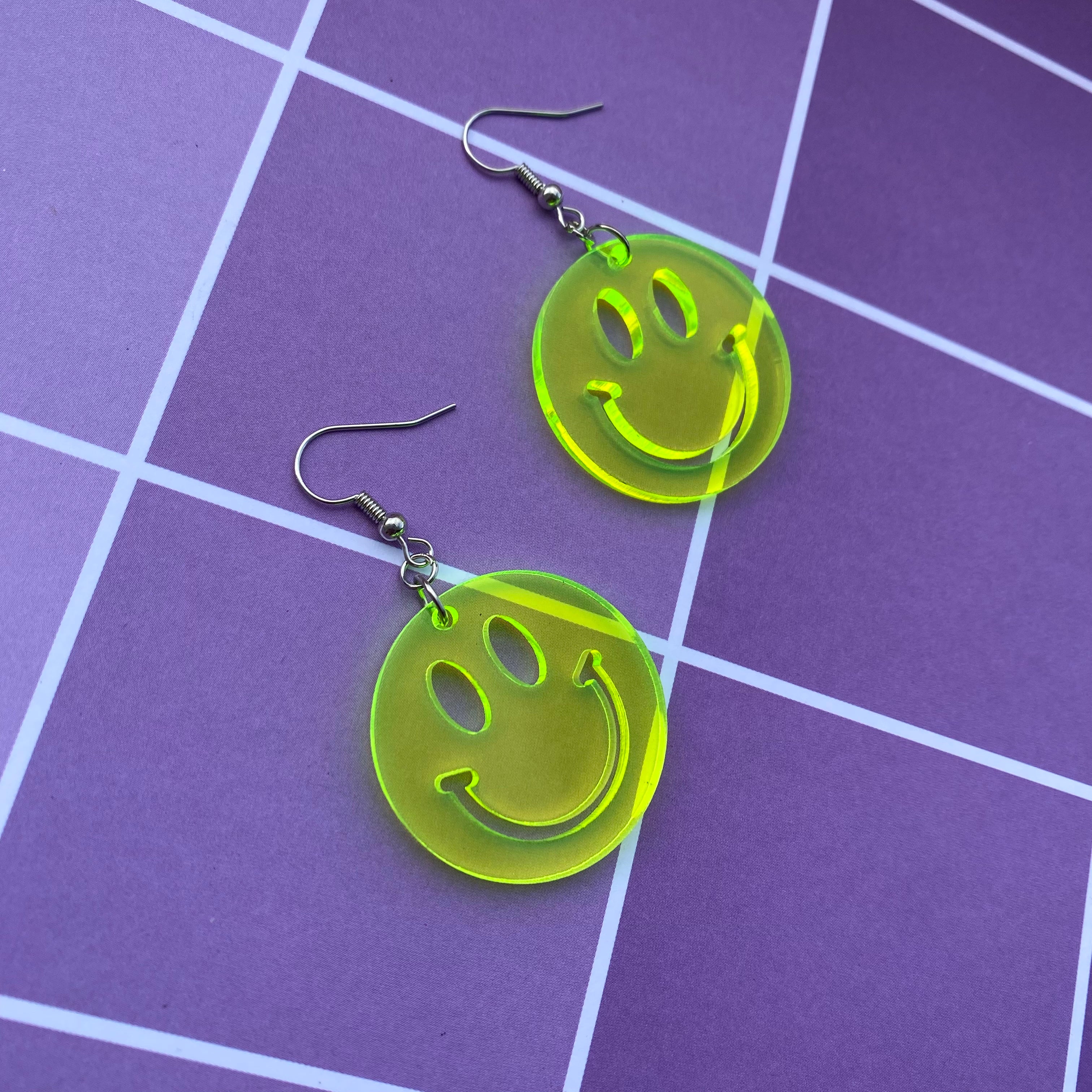 Winking smiley face kawaii earring, funny emoticon stud earring, green violet titanium earring, nickel free popular geek jewelry, girl funny gift